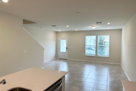 Townhouse in Winter Garden, Florida 3 bedrooms, 156.35 sq.m. № 1898553 - photo 5