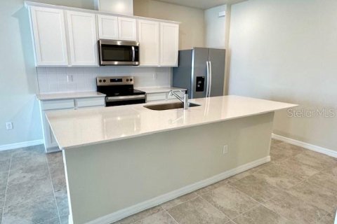 Townhouse in Winter Garden, Florida 3 bedrooms, 156.35 sq.m. № 1898553 - photo 2