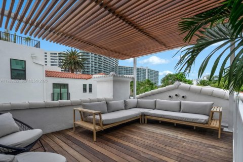 Casa en venta en Miami Beach, Florida, 4 dormitorios, 205.69 m2 № 2062256 - foto 3
