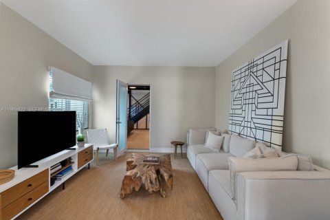 Casa en venta en Miami Beach, Florida, 4 dormitorios, 205.69 m2 № 2062256 - foto 14