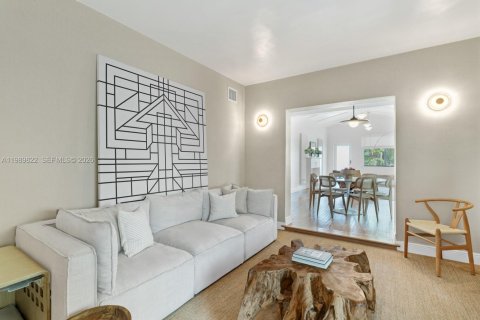 Casa en venta en Miami Beach, Florida, 4 dormitorios, 205.69 m2 № 2062256 - foto 15