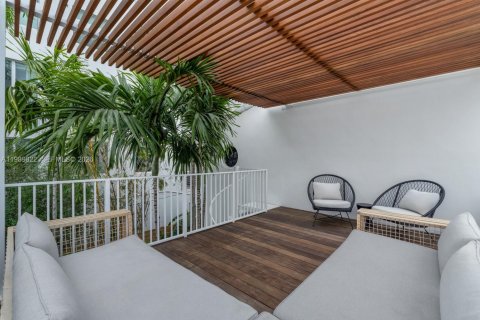 Casa en venta en Miami Beach, Florida, 4 dormitorios, 205.69 m2 № 2062256 - foto 24