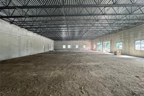 Commercial property in Apopka, Florida № 2379080 - photo 2