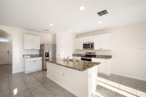 Casa en alquiler en Wesley Chapel, Florida, 5 dormitorios, 242.01 m2 № 1915134 - foto 10