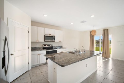 Casa en alquiler en Wesley Chapel, Florida, 5 dormitorios, 242.01 m2 № 1915134 - foto 9