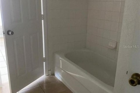 Condo in Orlando, Florida, 2 bedrooms  № 2217051 - photo 3