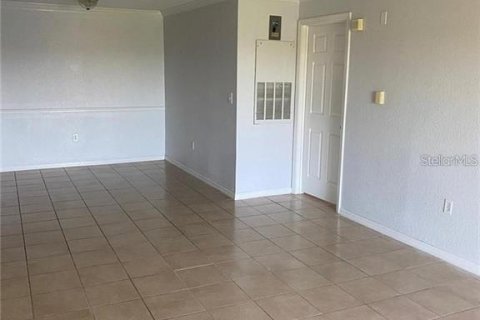 Condo in Orlando, Florida, 2 bedrooms  № 2217051 - photo 12