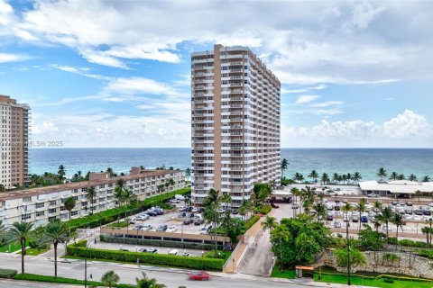 Condo in Hallandale Beach, Florida, 1 bedroom  № 1964871 - photo 6