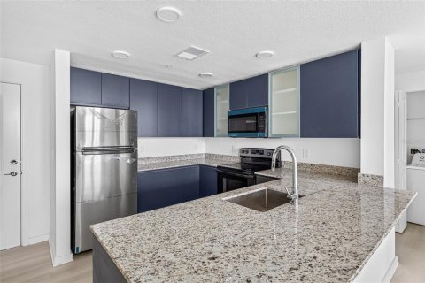 Condo in Orlando, Florida, 2 bedrooms  № 2391002 - photo 17