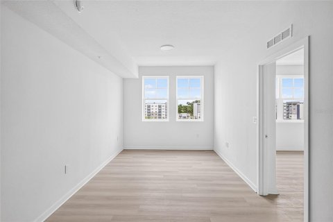 Condo in Orlando, Florida, 2 bedrooms  № 2391002 - photo 14