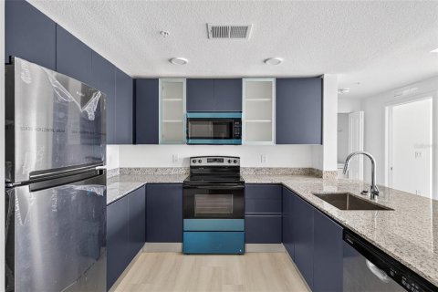 Condo in Orlando, Florida, 2 bedrooms  № 2391002 - photo 3