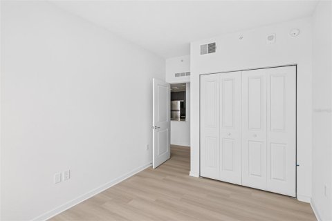 Condo in Orlando, Florida, 2 bedrooms  № 2391002 - photo 13