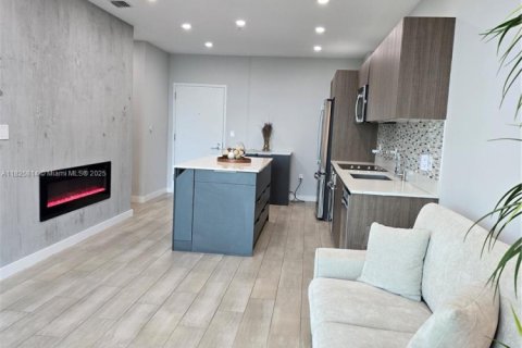 Condominio en venta en Miami, Florida, 1 dormitorio, 62.71 m2 № 1934872 - foto 3