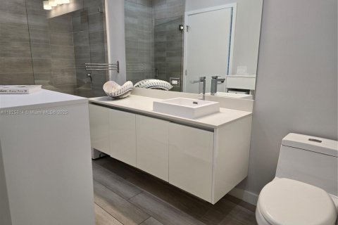 Condominio en venta en Miami, Florida, 1 dormitorio, 62.71 m2 № 1934872 - foto 10