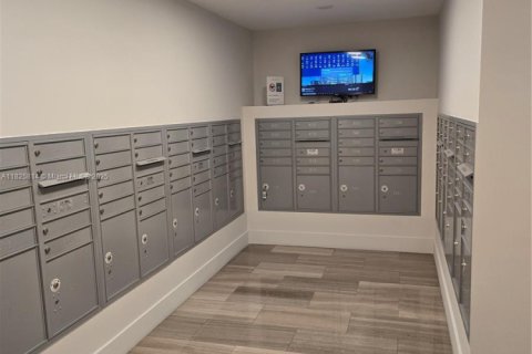 Condominio en venta en Miami, Florida, 1 dormitorio, 62.71 m2 № 1934872 - foto 20