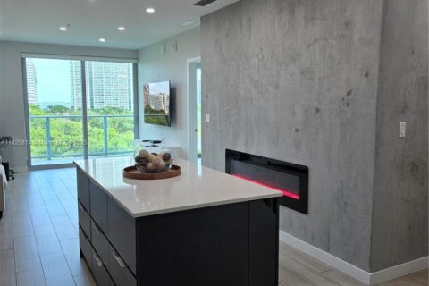 Condominio en venta en Miami, Florida, 1 dormitorio, 62.71 m2 № 1934872 - foto 1