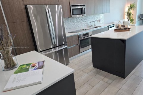 Condominio en venta en Miami, Florida, 1 dormitorio, 62.71 m2 № 1934872 - foto 4