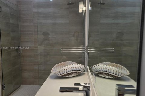 Condominio en venta en Miami, Florida, 1 dormitorio, 62.71 m2 № 1934872 - foto 11