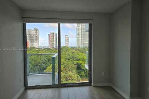 Condominio en venta en Miami, Florida, 1 dormitorio, 62.71 m2 № 1934872 - foto 7