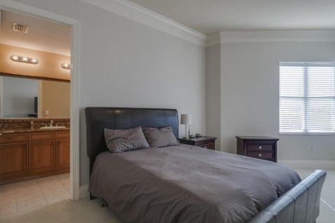 Condo in Tampa, Florida, 3 bedrooms  № 2207611 - photo 22
