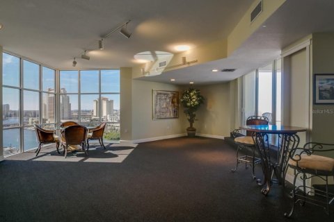 Condo in Tampa, Florida, 3 bedrooms  № 2207611 - photo 9