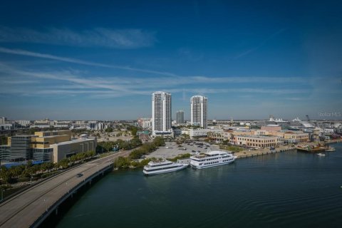 Condo in Tampa, Florida, 3 bedrooms  № 2207611 - photo 4