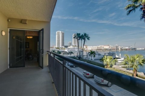 Condo in Tampa, Florida, 3 bedrooms  № 2207611 - photo 21