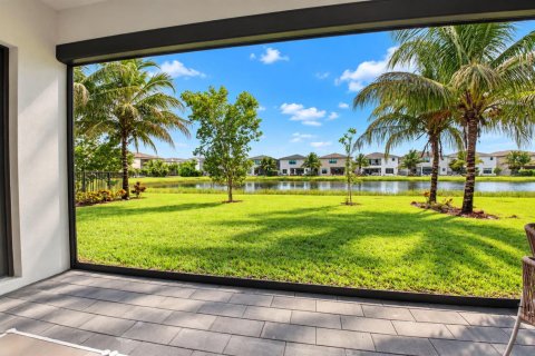 Villa ou maison à louer à Boca Raton, Floride: 5 chambres, 339.93 m2 № 2397189 - photo 9
