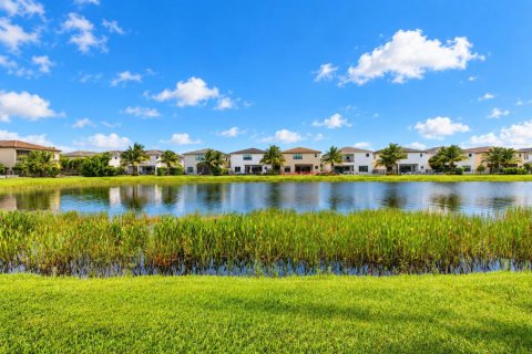 Villa ou maison à louer à Boca Raton, Floride: 5 chambres, 339.93 m2 № 2397189 - photo 10