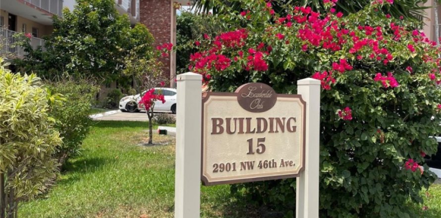 Condominio en Lauderdale Lakes, Florida, 2 dormitorios  № 1180252