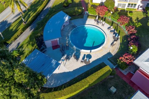 Condo in West Palm Beach, Florida, 2 bedrooms  № 1974059 - photo 23