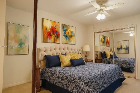 Condo in West Palm Beach, Florida, 2 bedrooms  № 1974059 - photo 7