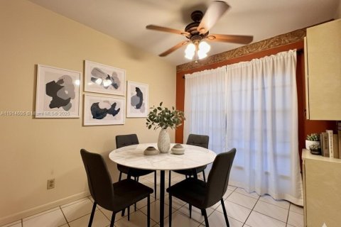 Condo in West Palm Beach, Florida, 2 bedrooms  № 1974059 - photo 5