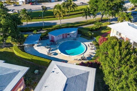 Condo in West Palm Beach, Florida, 2 bedrooms  № 1974059 - photo 25