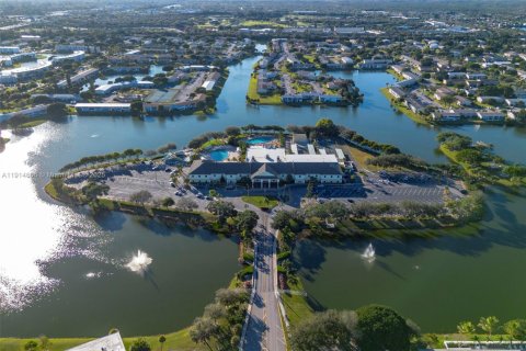 Condo in West Palm Beach, Florida, 2 bedrooms  № 1974059 - photo 30