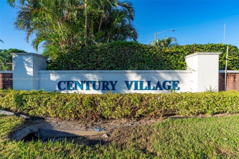 Condo in West Palm Beach, Florida, 2 bedrooms  № 1974059 - photo 15