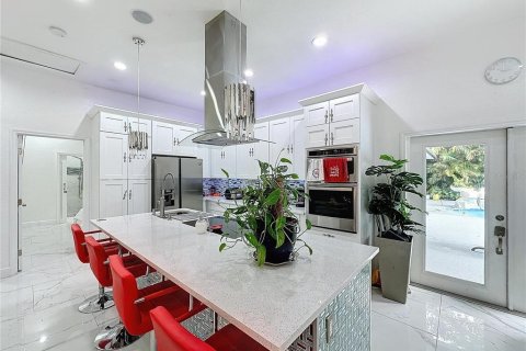 House in Orlando, Florida 4 bedrooms, 173.73 sq.m. № 1734468 - photo 15