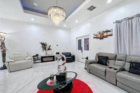 House in Orlando, Florida 4 bedrooms, 173.73 sq.m. № 1734468 - photo 19