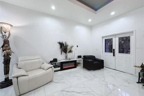 House in Orlando, Florida 4 bedrooms, 173.73 sq.m. № 1734468 - photo 7