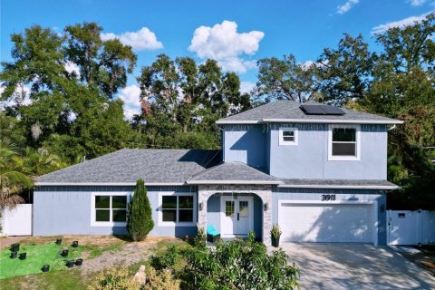House in Orlando, Florida 4 bedrooms, 173.73 sq.m. № 1734468 - photo 1