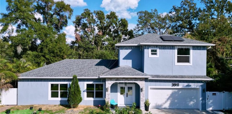 House in Orlando, Florida 4 bedrooms, 173.73 sq.m. № 1734468