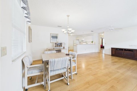 Casa en alquiler en Lady Lake, Florida, 2 dormitorios, 106.19 m2 № 1802170 - foto 10