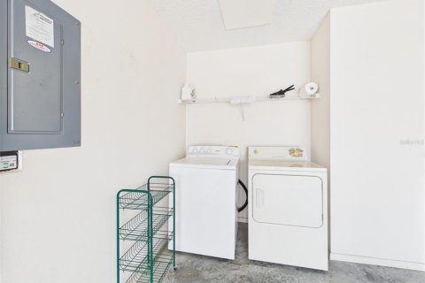 Casa en alquiler en Lady Lake, Florida, 2 dormitorios, 106.19 m2 № 1802170 - foto 27