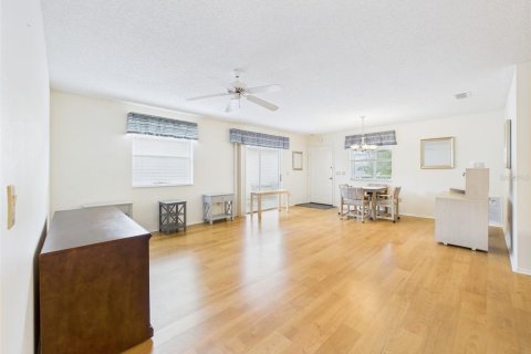 Casa en alquiler en Lady Lake, Florida, 2 dormitorios, 106.19 m2 № 1802170 - foto 9