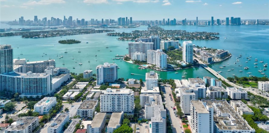 Condo à Miami Beach, Floride, 3 chambres № 1783618