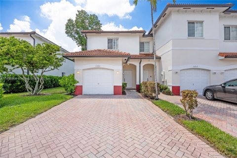 Touwnhouse à vendre à Lauderdale Lakes, Floride: 3 chambres, 127.93 m2 № 1979227 - photo 1