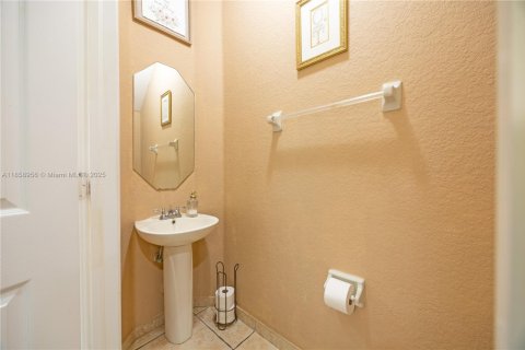 Touwnhouse à vendre à Lauderdale Lakes, Floride: 3 chambres, 127.93 m2 № 1979227 - photo 14