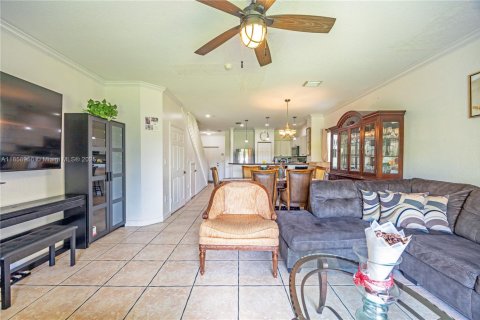 Touwnhouse à vendre à Lauderdale Lakes, Floride: 3 chambres, 127.93 m2 № 1979227 - photo 10