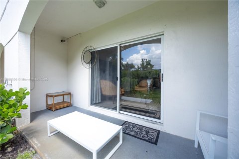 Touwnhouse à vendre à Lauderdale Lakes, Floride: 3 chambres, 127.93 m2 № 1979227 - photo 28