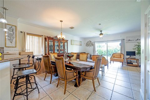 Touwnhouse à vendre à Lauderdale Lakes, Floride: 3 chambres, 127.93 m2 № 1979227 - photo 8